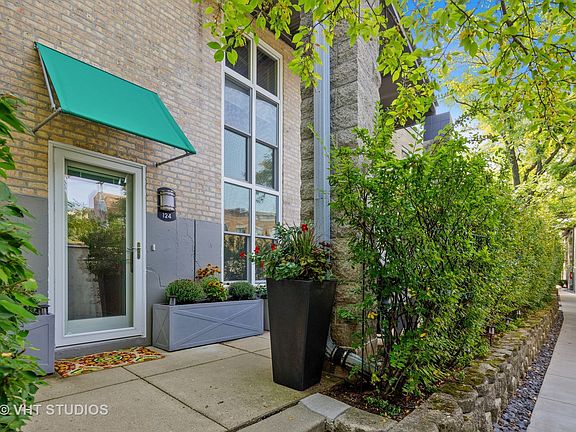 2nd image of 1300 W Altgeld St #124-125