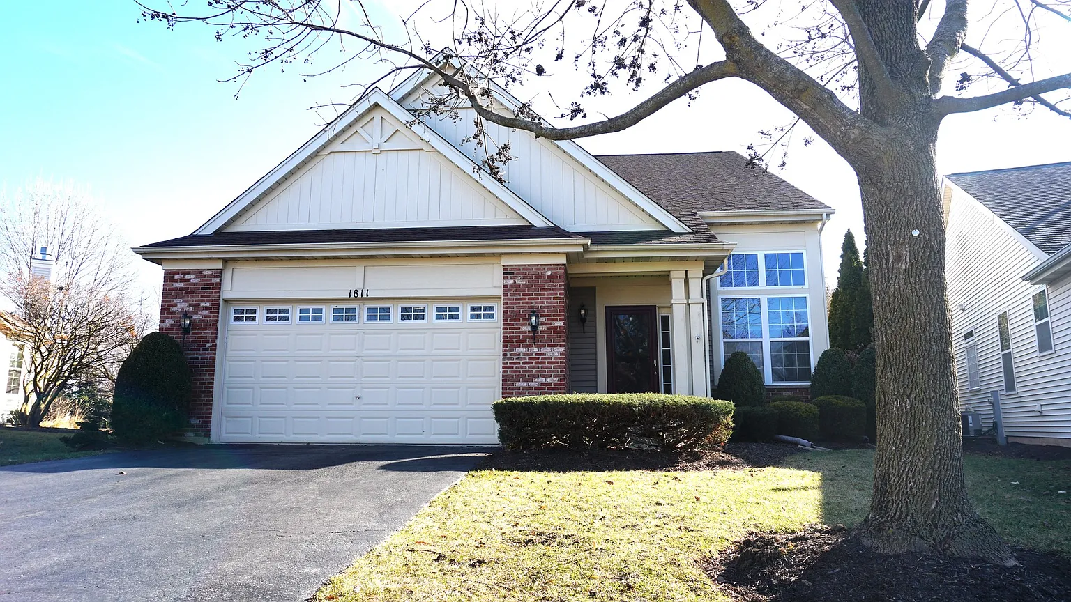 1811 Highbury Ln photo 1