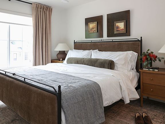 4th image of 279 N Richards Ave #250