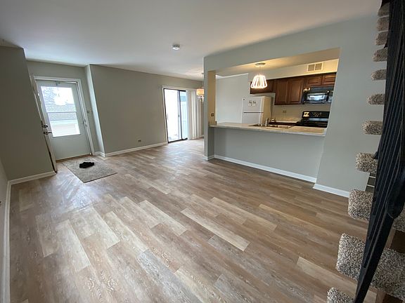 4th image of 1687 Cornell Dr