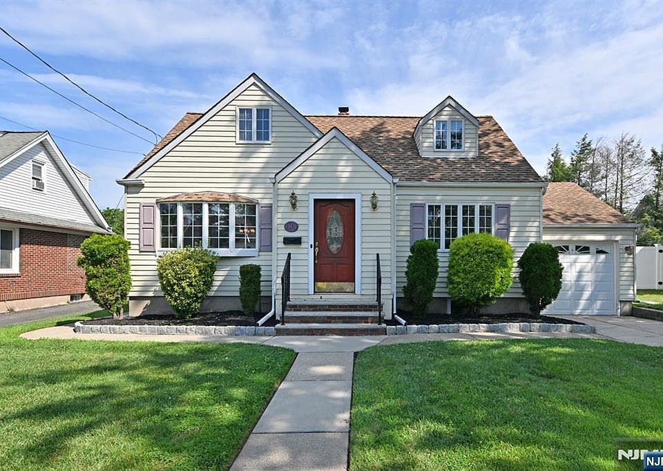 1st image of 14-01 Floral Ave