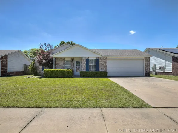 14902 E 90th Pl N, Owasso, OK 74055