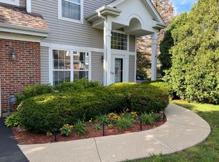 1995 N Silver Lake Rd, Arlington Heights, IL 60004