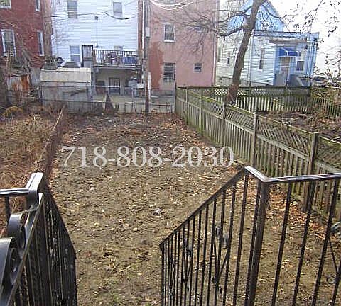 3rd image of 828 E 223rd St