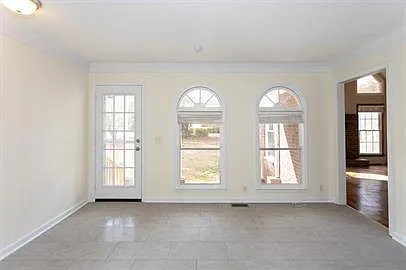 681 Marlborough Dr — Photo 14