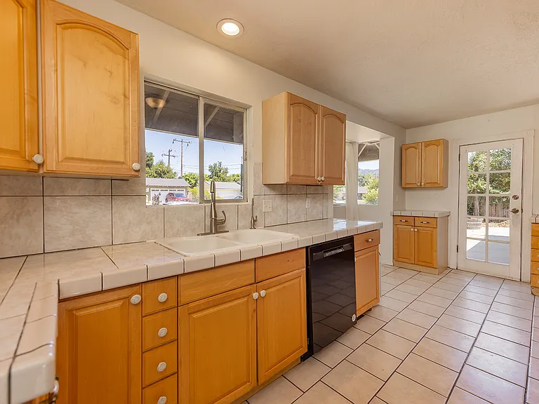 1005 Ayers Ave — Photo 17