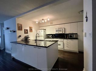 30 Greenfield Ave #1009, Toronto, ON M2N6N3