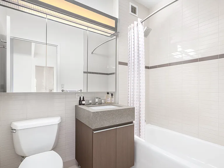 21 West St #16E — Photo 6