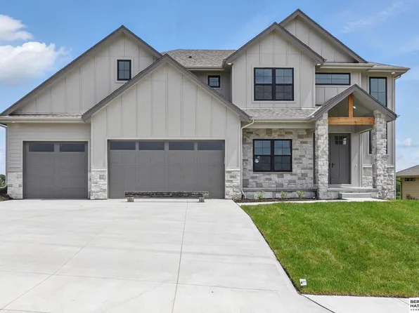 10963 S 102nd St, Papillion, NE 68046