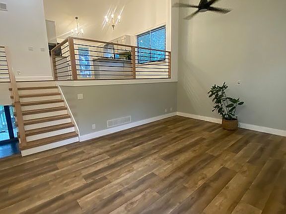 5th image of 1558 Merit Ln