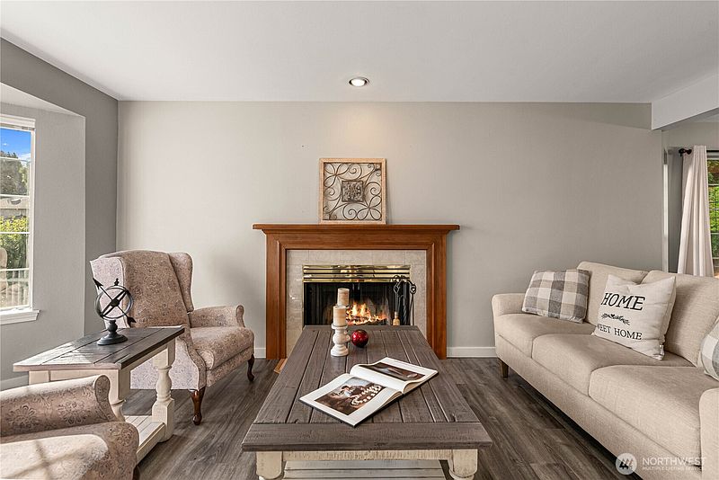4th image of 710 Kriewald Court