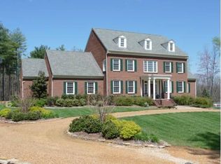 7663 Harrier Hill Rd, Signal Mountain, TN 37377