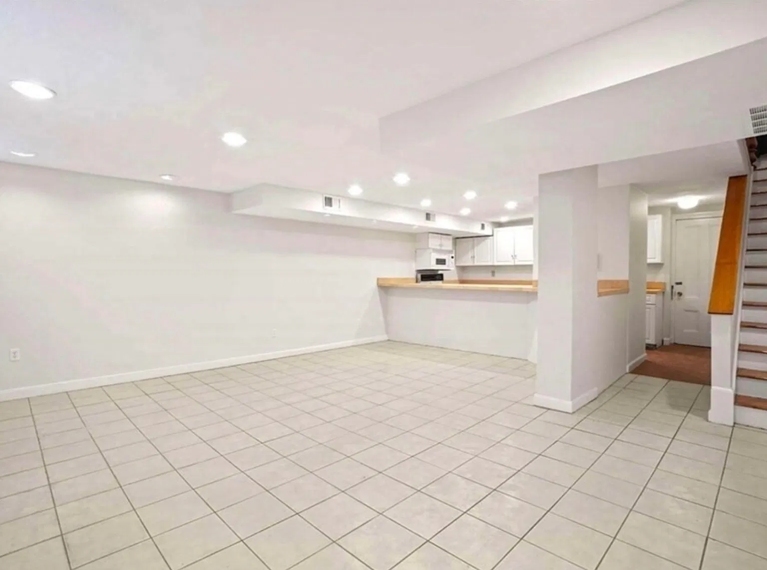 2 bed, 1200 sqft, $4,500 — Photo 4