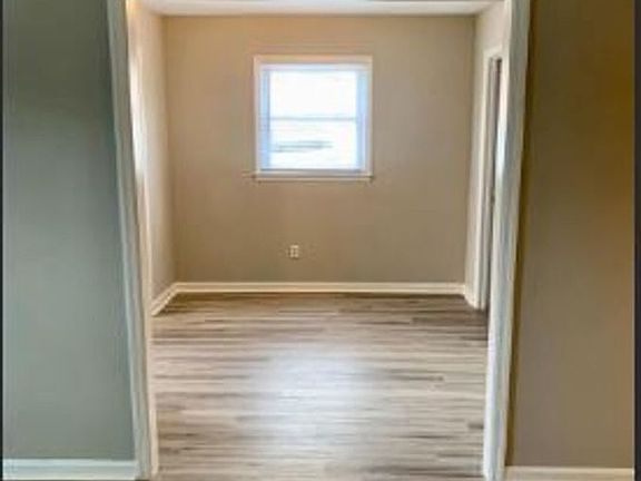 4th image of 823 Ward Dr #Z4