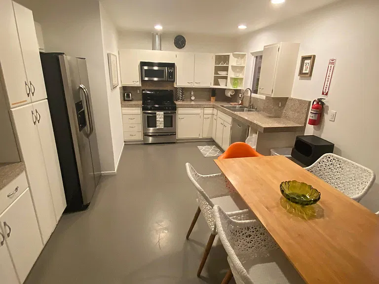 N Aurora Dr — Photo 26