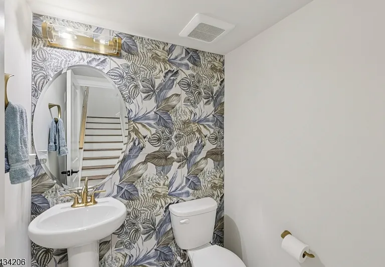 21 Dahlia Dr — Photo 13