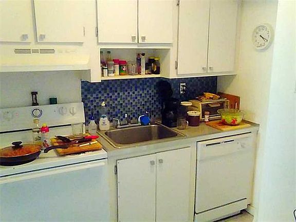 4th image of 2715 Tigertail Ave APT 109