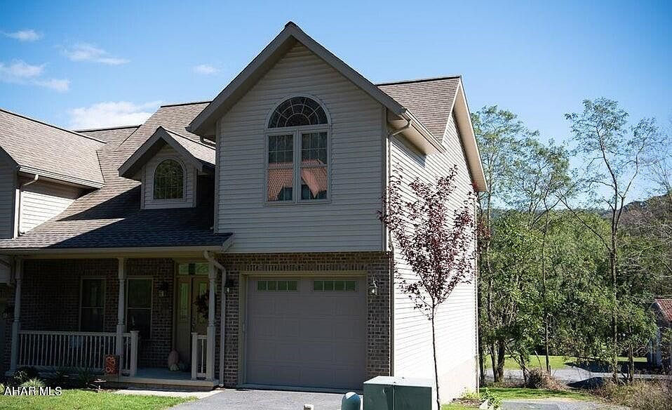 1st image of 809 Barclay Dr