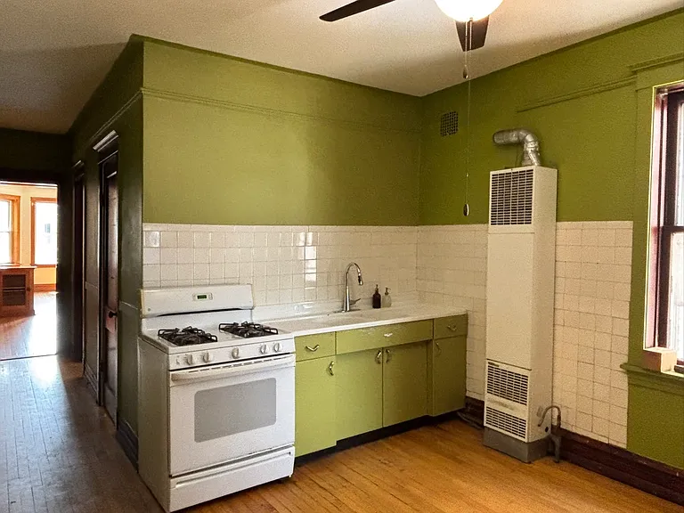 2322 W Walton St #2 — Photo 5