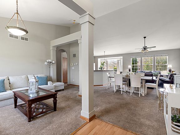 4th image of 1611 Wintercrest Ln