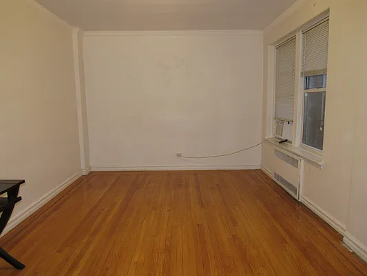 Rented by Mitra Hakimi Realty Group, LLC | media 34