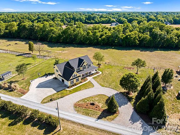 2nd image of 417 Clontz Rd