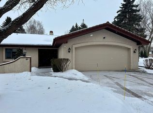 8 Fiesta Ct #E, Appleton, WI 54911