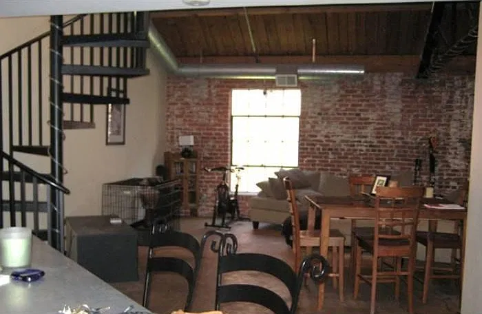 Kitchen and Livingroom