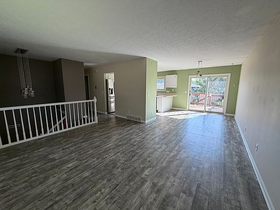 3rd image of 13203 Courtney Dr