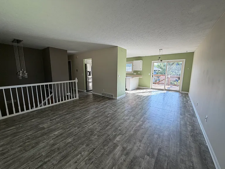 13203 Courtney Dr — Photo 3