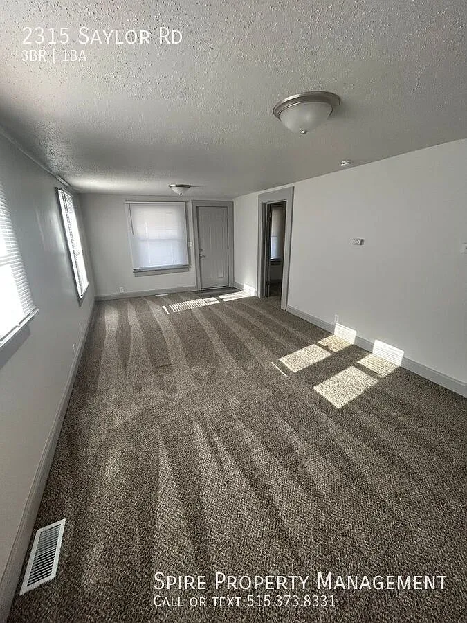 Newly Remodeled Home with Central Air -- Income based housing! — Photo 4