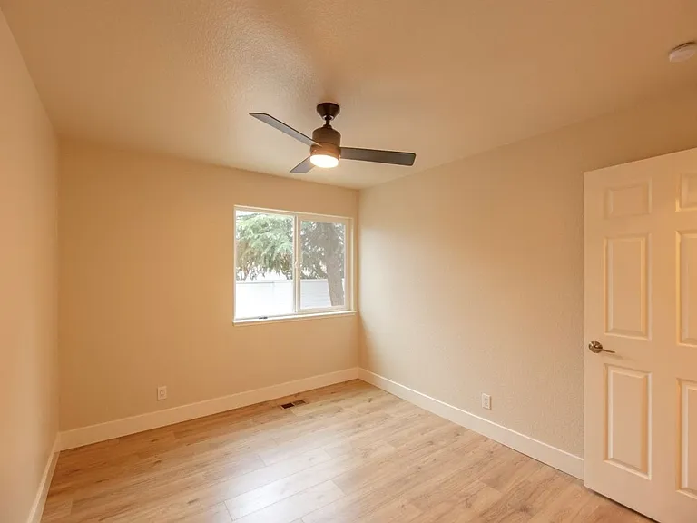 7562 Wheeldale Cir — Photo 18