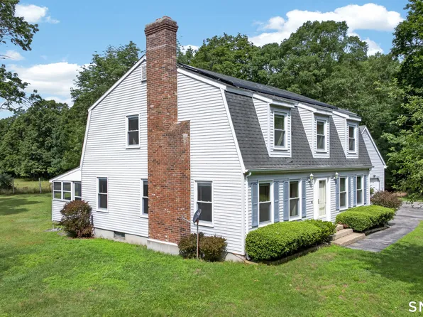7 Massapeag Point Road, Montville, CT 06382