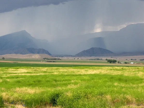 51 Borderland Dr, Powell, WY 82435