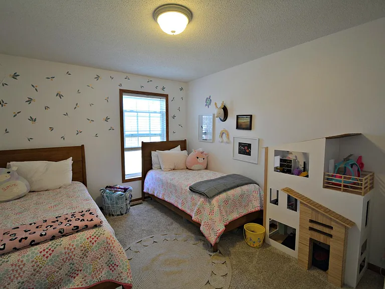15728 Fox Cir — Photo 11