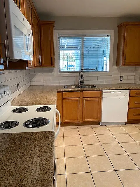 2 bed, 1552 sqft, $2,050 — Photo 3