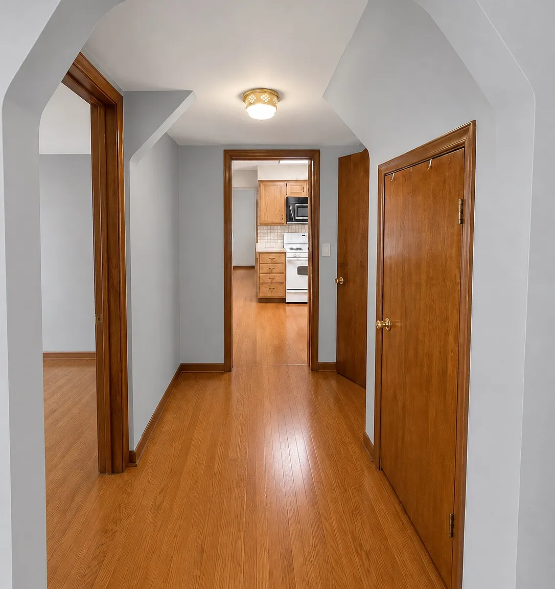 4 bed, 2.5 bath, 2000 sqft, $3,500 — Photo 2