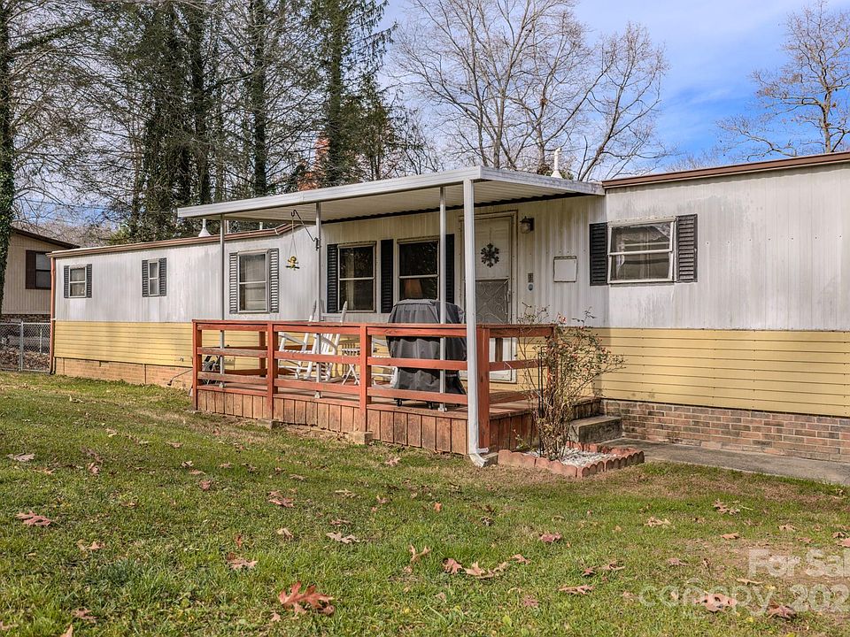 1st image of 28 Holly Acres Ln