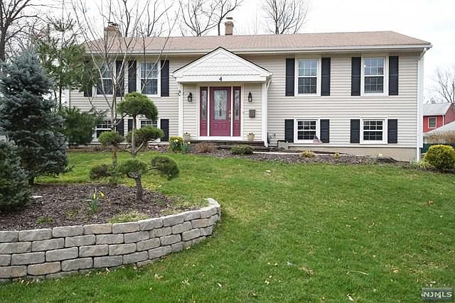 1st image of 4 Wedlake Ct