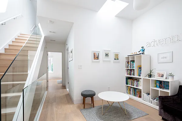 Sold by Sotheby's International Realty | media 9