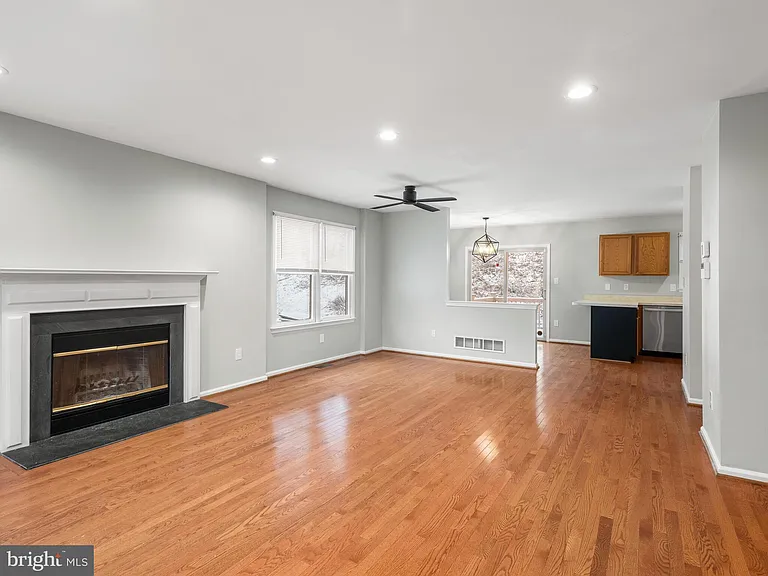 547 Pickering Station Dr — Photo 6