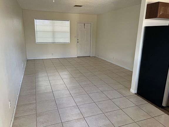5th image of 316 SE 22nd Ave APT 3