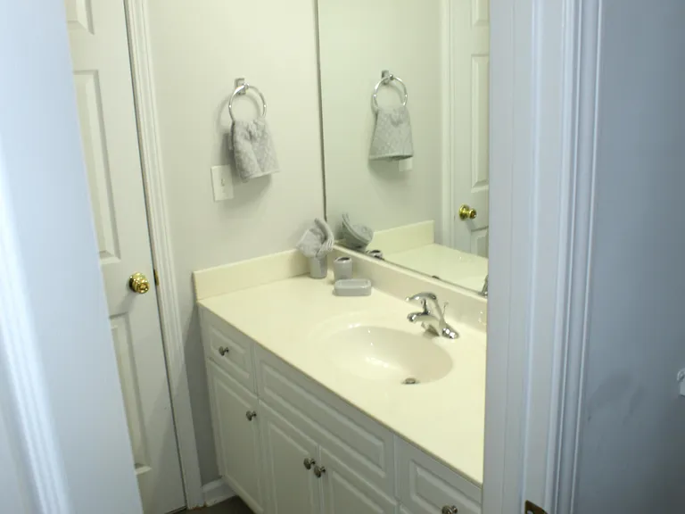 1802 Honeysuckle Way — Photo 42