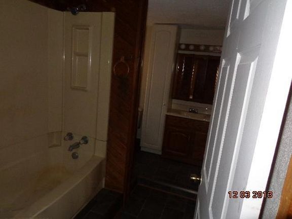 4th image of 10618 W H Ave