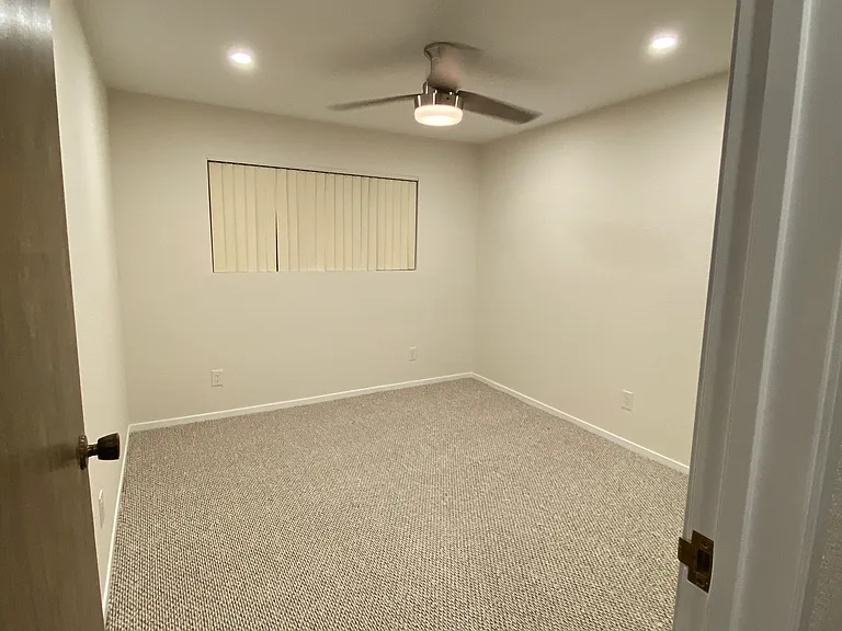 2801 N Los Felices Cir E #D208 — Photo 4