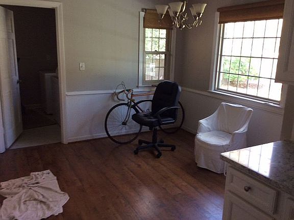 5th image of 2460 Camino Real S