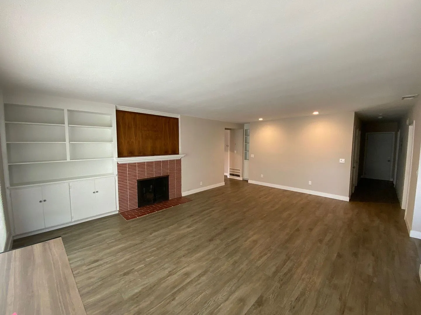Renovated! 5BD + Den — Photo 3
