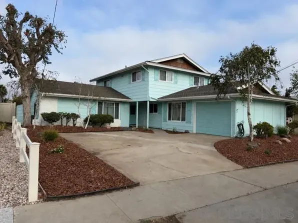 6832 Dennison St, San Diego, CA 92122