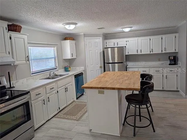 3 bed, 2.0 bath, 1728 sqft, $2,450 — Photo 4