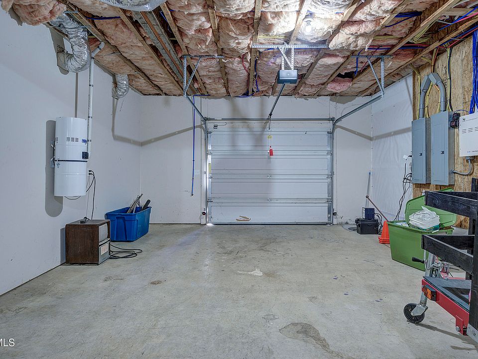61st image of 405 Heather View Dr
